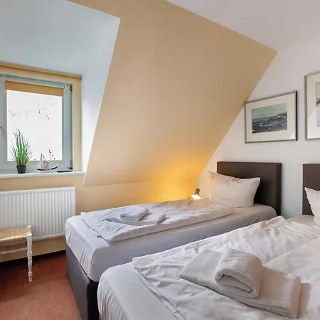 Holiday home Family Getaway In Tinnum 3 Bedrooms, 2 Baths, Sleeps 7 Sylt