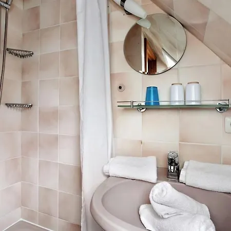 Family Getaway In Tinnum 3 Bedrooms, 2 Baths, Sleeps 7 *