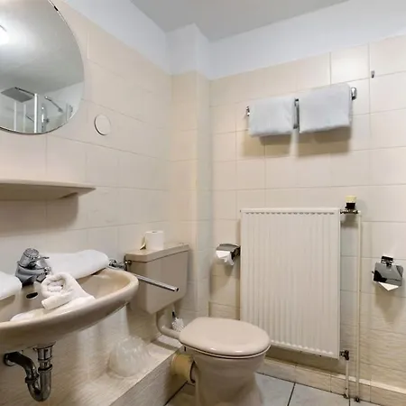 Family Getaway In Tinnum 3 Bedrooms, 2 Baths, Sleeps 7 *